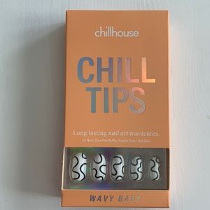 Brand New Chill Tips from Chillhouse! Press-on Nails “Wavy Baby”